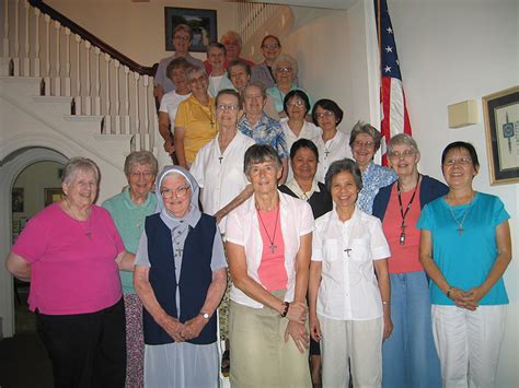Handmaids of the Sacred Heart of Jesus .